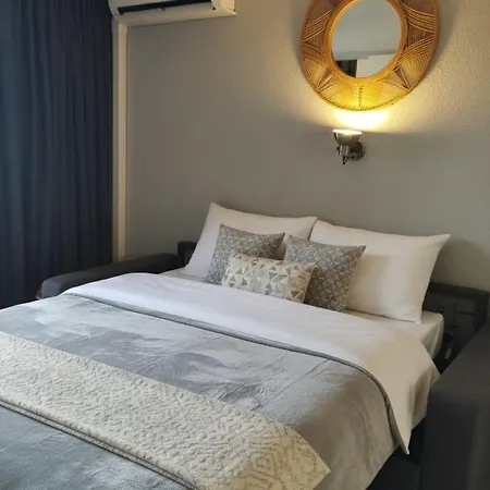 Boheme Chic Vue Marina Piscine Et Parking Prive Apartament